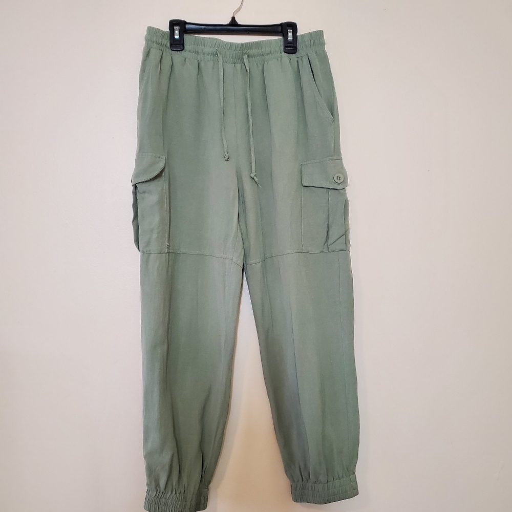 Light Olive Cargo Jogger Pants - Women